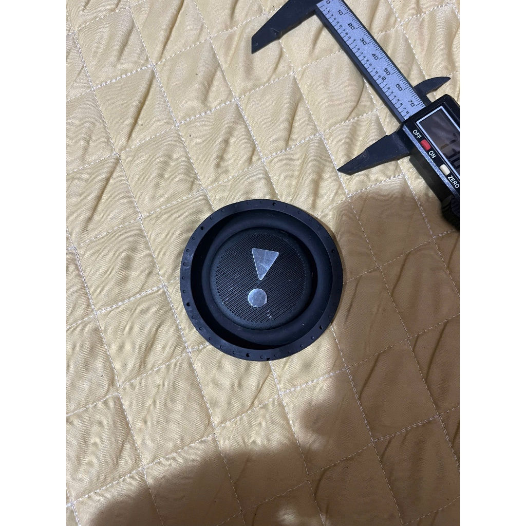 Cộng hưởng loa JBL Charge 5 mầu đen, màng cộng hưởng thay thế cho loa JBL Charge 5. Hàng tháo loa cũ