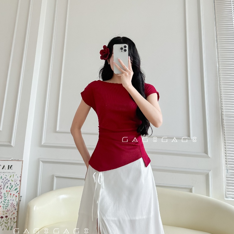 Áo Thun Lệch Vai GAGO Brand Vải Cotton Lụa Mịn Mát Tôn Dáng Chấm Bi Kem Hot Thu Đông Form Fit Dáng