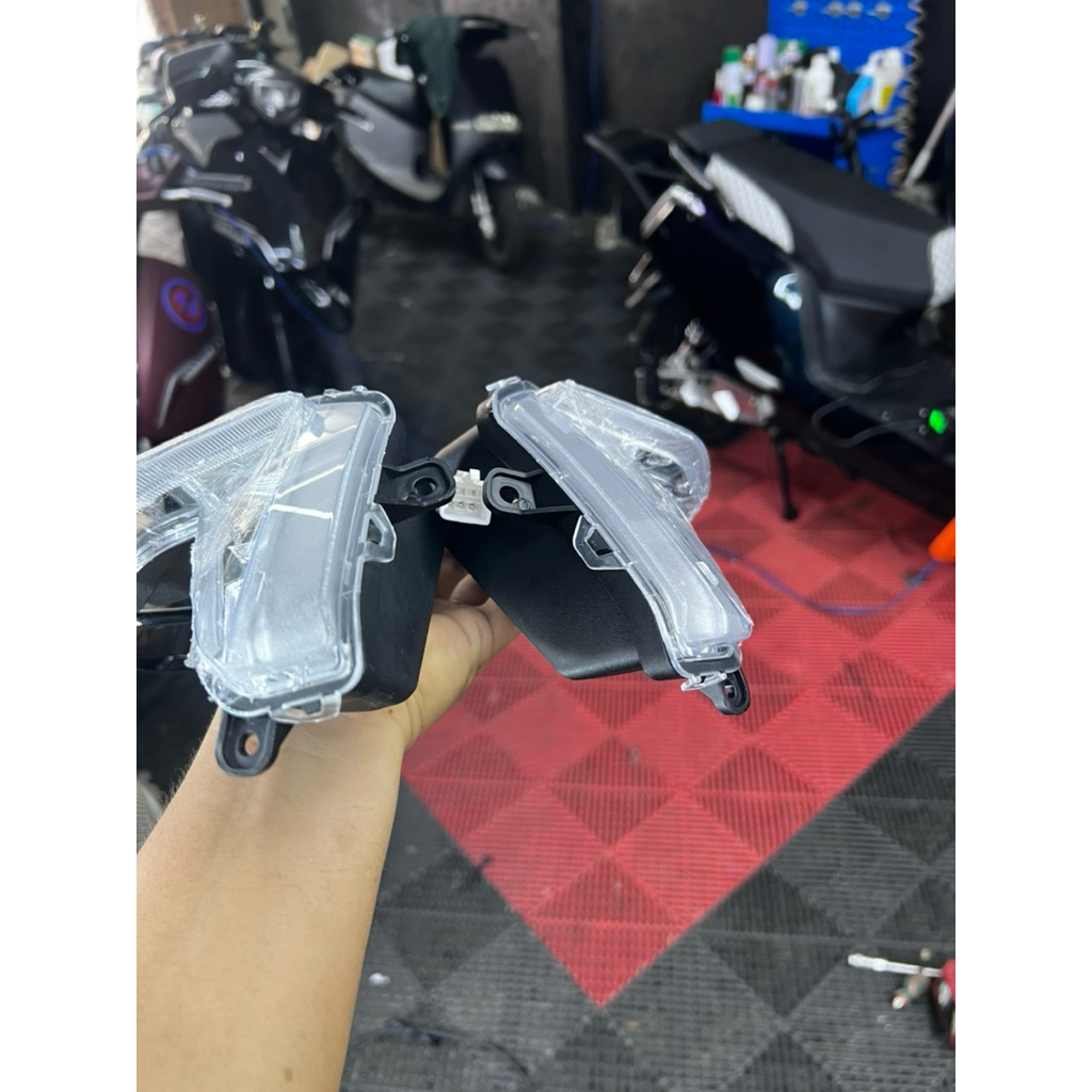 Đèn trước Yadea BuyE