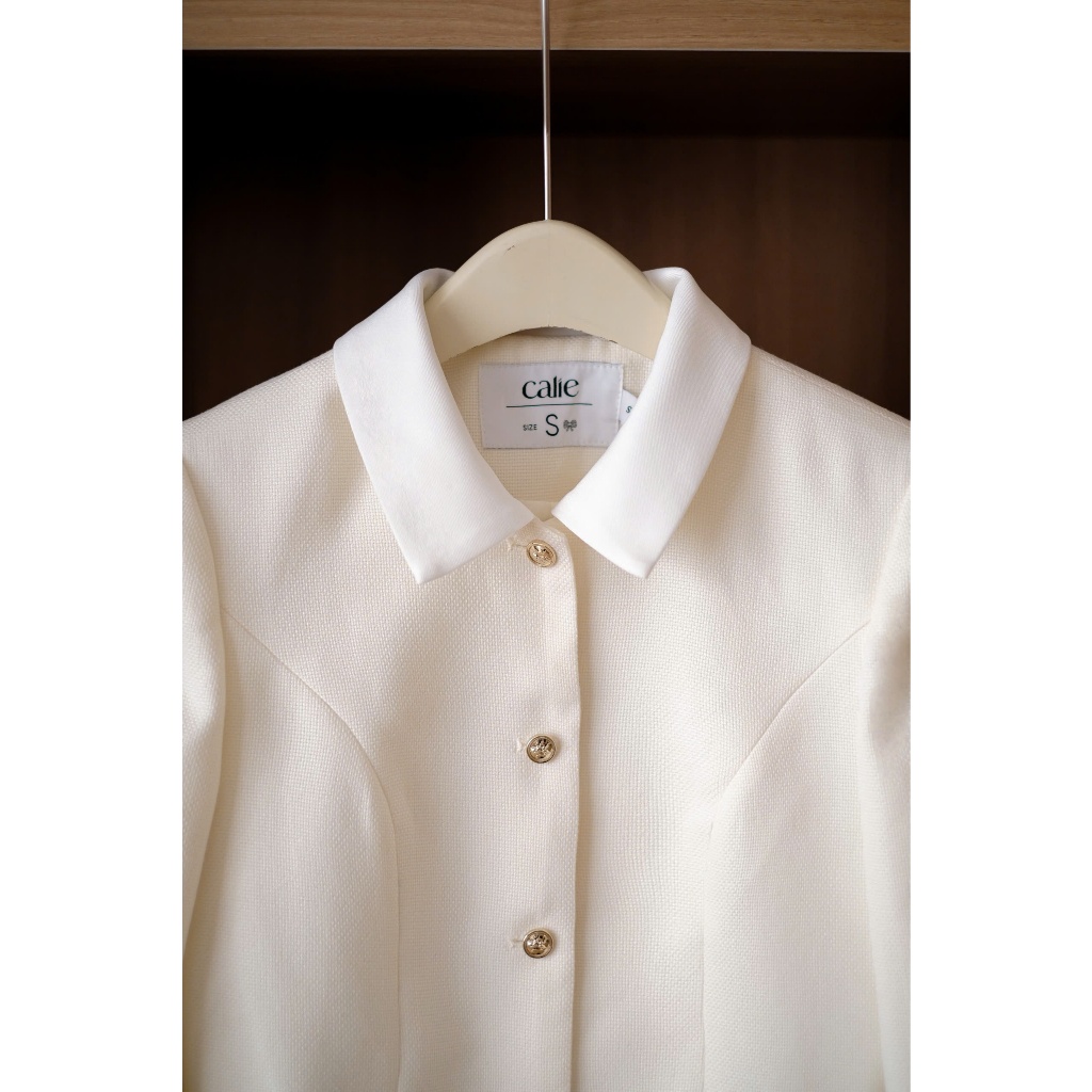 (Winter chapter 1) Áo dạ tweed cổ phối tằm xước trắng có dây nơ, thanh lịch sang trọng thời trang Calie Ak109 | BigBuy360 - bigbuy360.vn