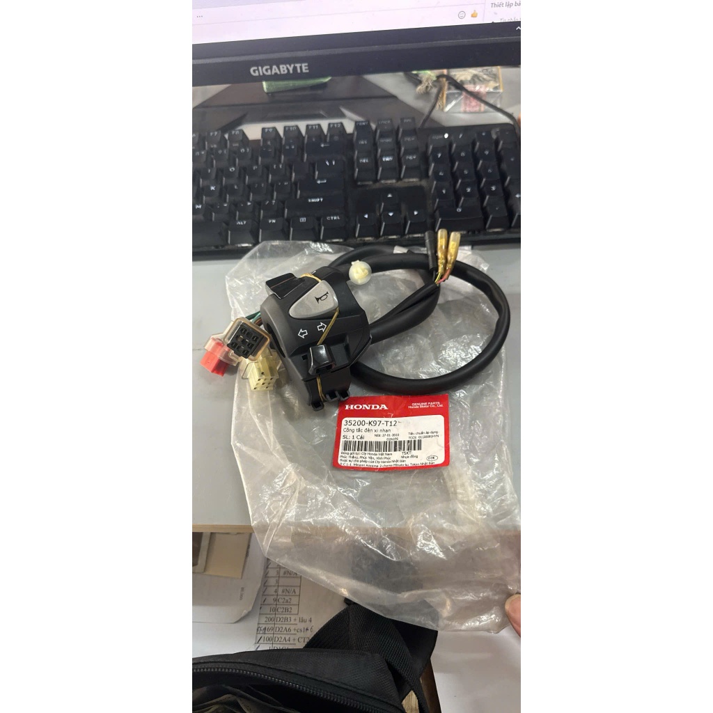 CÙM TRÁI PCX 2018 2019 2020 / CÙM XI NHAN PCX 2018 2019 2020 - HÀNG ZIN NHƯ HÌNH -35200K97T02