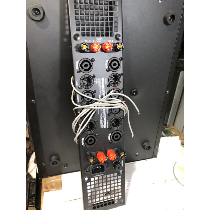 Mặt sau cho cục đẩy 4 kênh