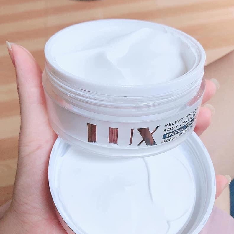 Kem Body Dưỡng Thể LUX SoHERBS Dưỡng Trắng Body Không Bết Rít Hộp 200g