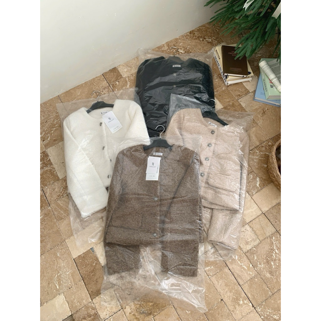 Áo Khoác Dạ Tweed Bông Xù Dáng Ngắn Cổ Tròn Túi Nắp 3 Màu Nâu,Kem,Đen diện thu đông siêu xinh-Dành Cho Nữ | BigBuy360 - bigbuy360.vn