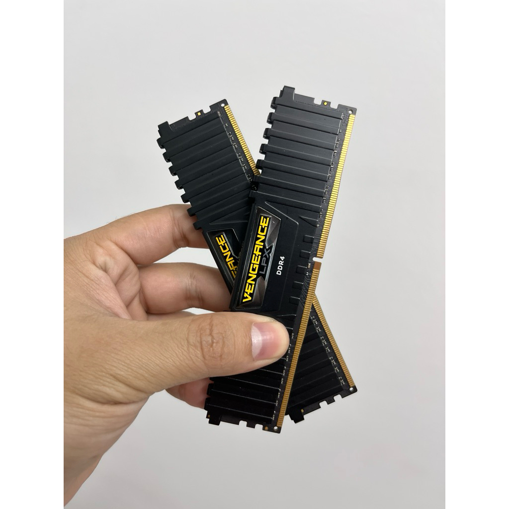 RAM CORSAIR VENGEANCE® LPX 8GB DDR4 2666Mhz, like new