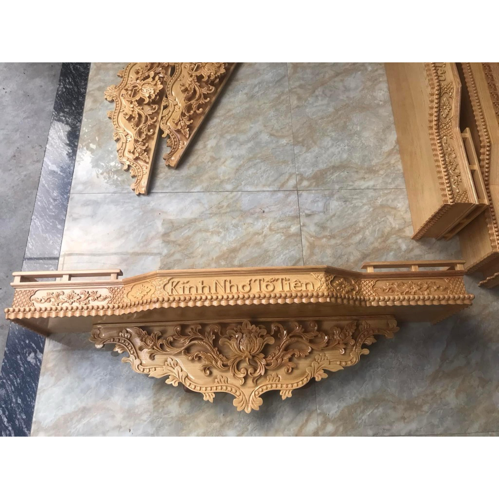 Bàn Thờ Gia Tiên Gỗ Pơ Mu Chạm Ren Hoa – Nhiều Kích Thước