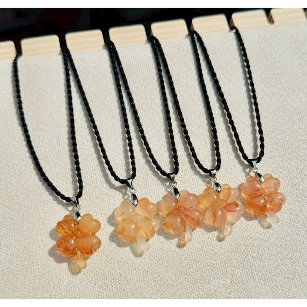 Mặt dây co 4 la manao huyêt d.ao siêu xinh hàng kiểm định