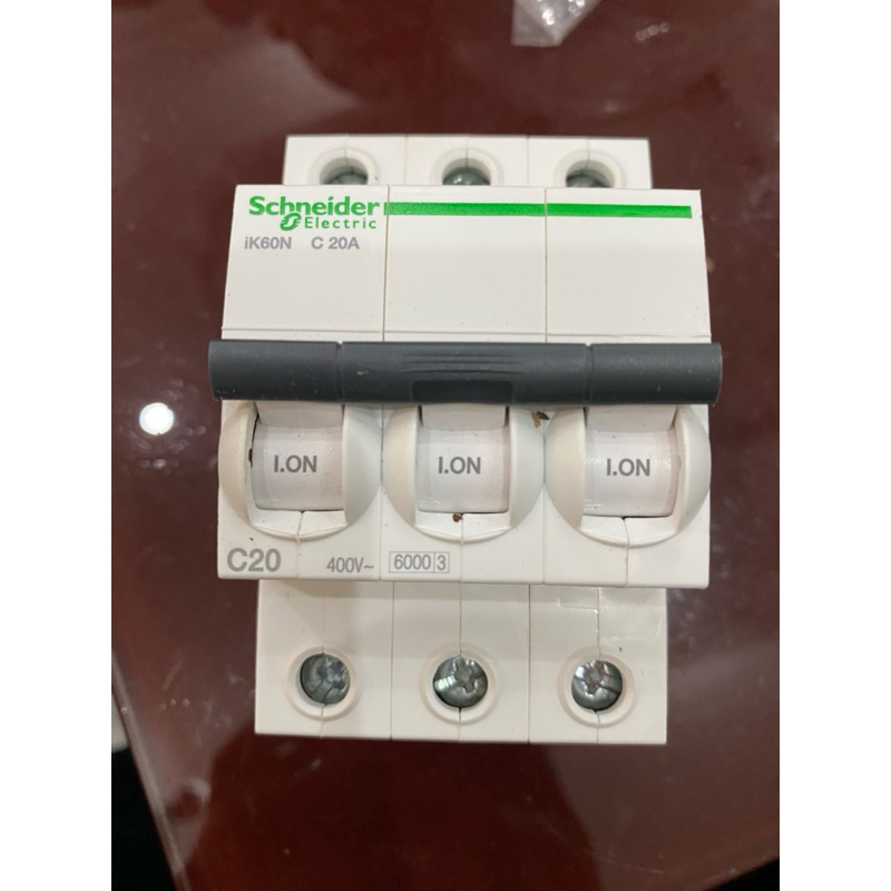 MCB Schneider A9K24320 – 3P 20A – Dòng iK60N – Sản Phẩm Mới