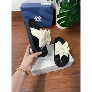 Dép  kẹp  Nơ tai Thỏ kute,mẫu chuẩn size ,chân quai có may viền xung quanh chất chấn , đế cao 3cm ,đi nhẹ chân .