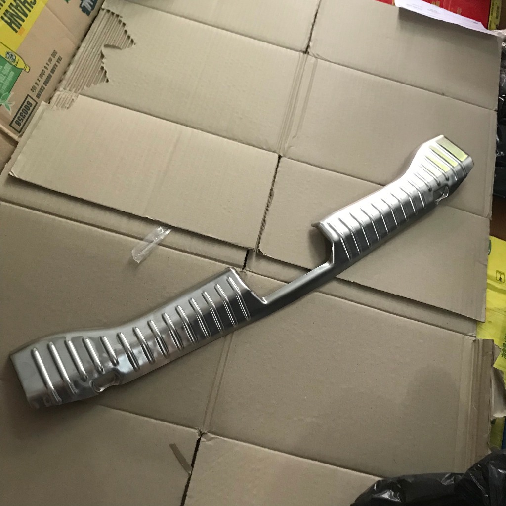 Ốp chống trầy cốp trong  INOX xe Lacetti CDX + Chevrolet Cruze Form 2010-2019