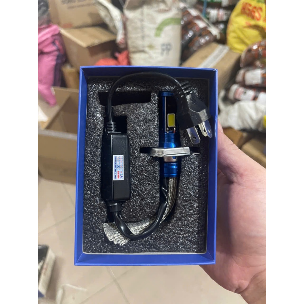 Đèn led cực sáng chân H4 cho Piaggio Vespa (loại 3 tim)