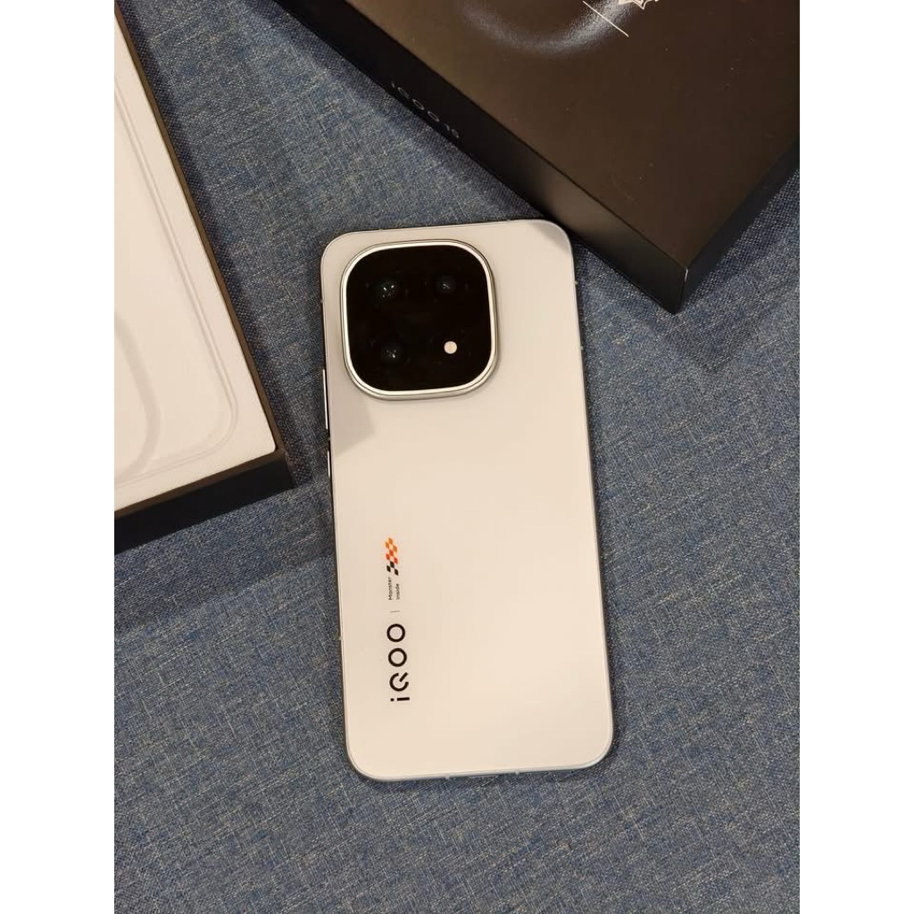 Điện Thoại Vivo iQoo 15 5G 12|256 Snapdragon 8 Elite 2 Fullbox 99%