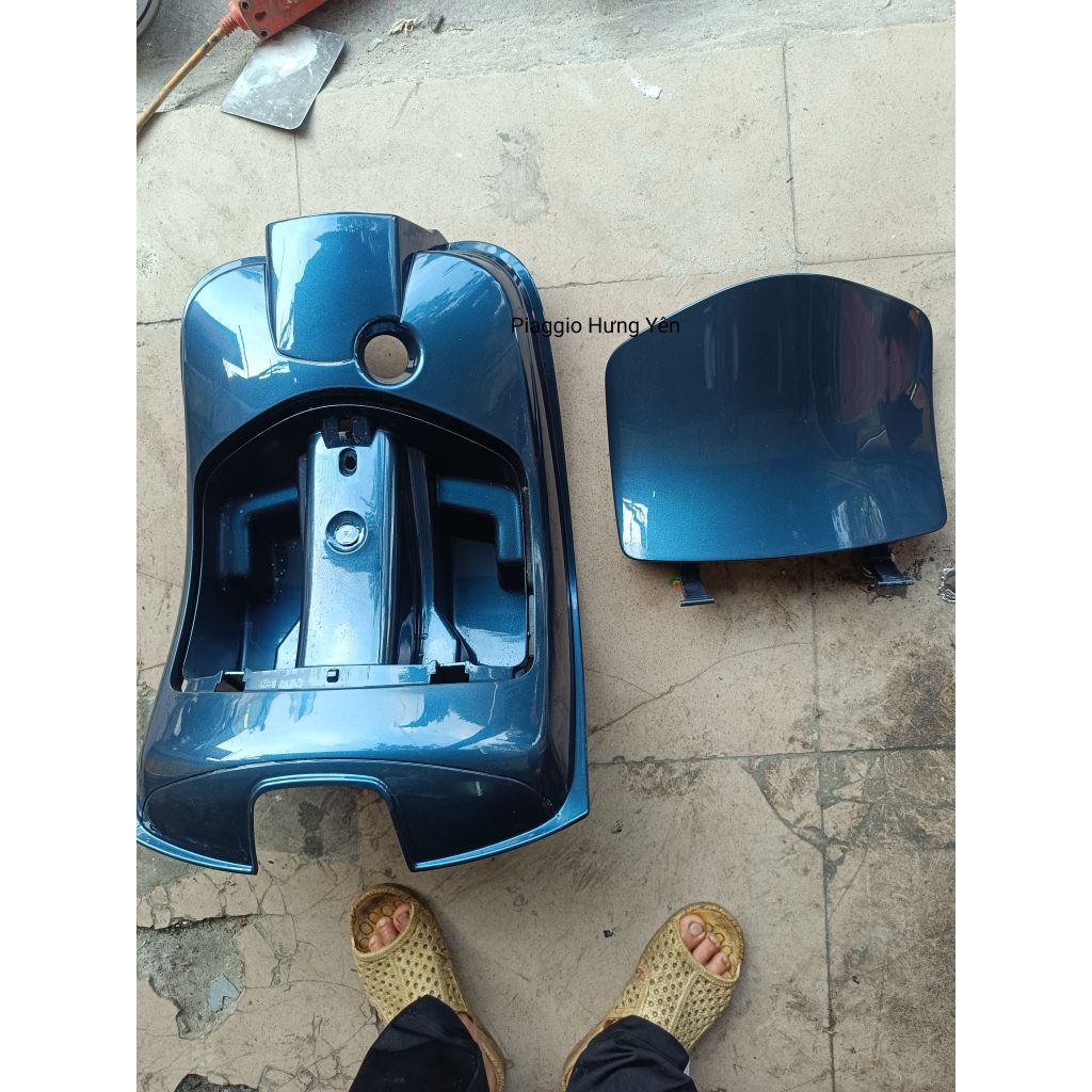 nhựa sau khoá vespa LX hàng mới, cốp chước và nắp cốp xe vespa LX hàng mới chính hãng