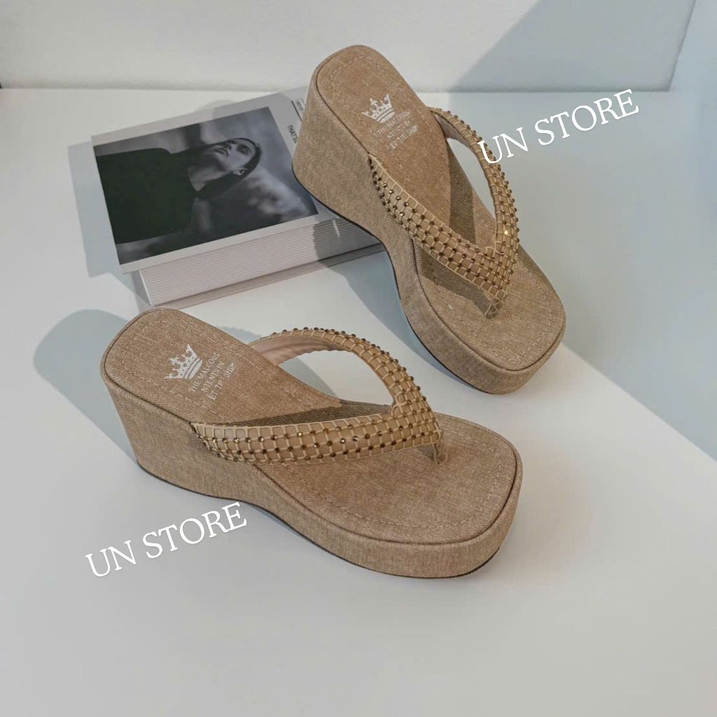 Dép đế xuồng nữ quai kẹp xỏ ngón đính đá xu hướng 7 phân Un Store USD080