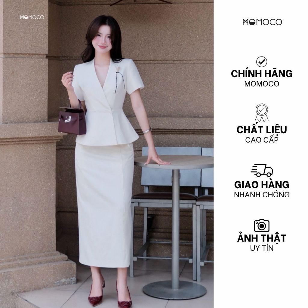 Áo Ký Giả Nữ MOMOCO Cổ V Cộc Tay Có Khuy Bấm Đính Kèm Hoa Lan Ý Thanh Lịch, Hiện Đại Maeve Top M3396