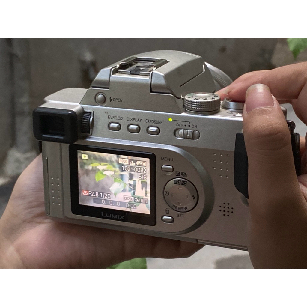 PANASONIC LUMIX FZ10