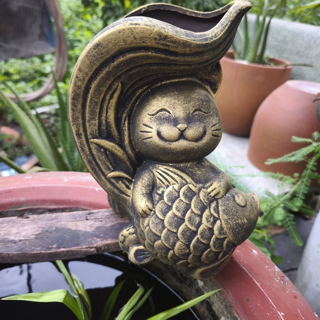 Chậu thú đất nung - chậu mèo ôm cá