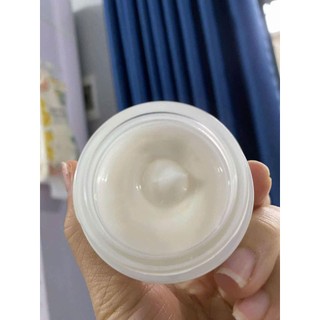 Top white D2 mới