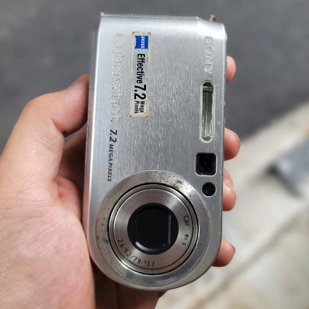 Máy Ảnh Sony CyberShot P200 - Máy ảnh hoài cổ - 7.2 Megapixel - Zoom 3x - Mới 90%