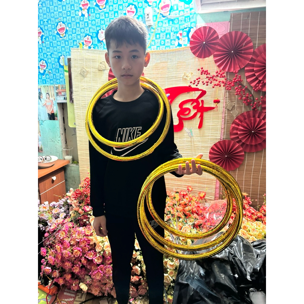 Kiềng vàng dán giả khổng lồ ,na tra tặng đám cưới bạn bè. lì xì cưới cô dâu chú rể