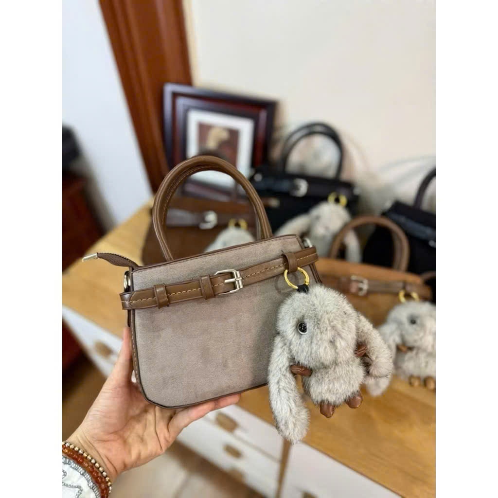 Túi đeo chéo nữ da lộn mềm, túi đeo vai tặng kèm thú bông thỏ siêu dễ thương phong cách Hàn Quốc  DK412 | BigBuy360 - bigbuy360.vn