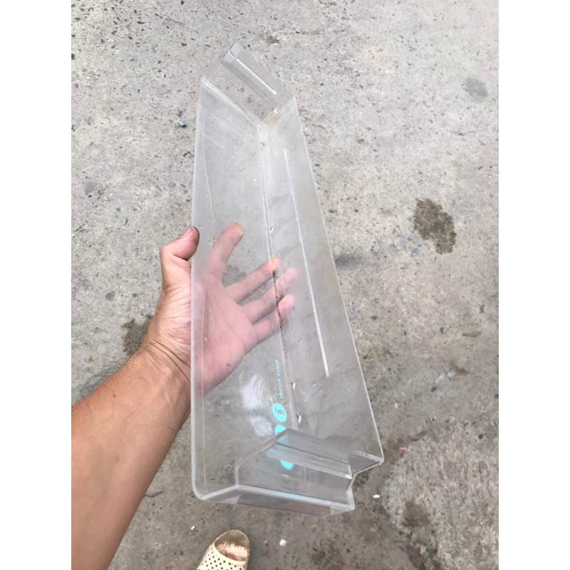 1 khay dưới cùng cánh cửa ngăn mát tủ lạnh Panasonic NR-B202GW cũ tốt 95% ( loại ngăn đá dưới)