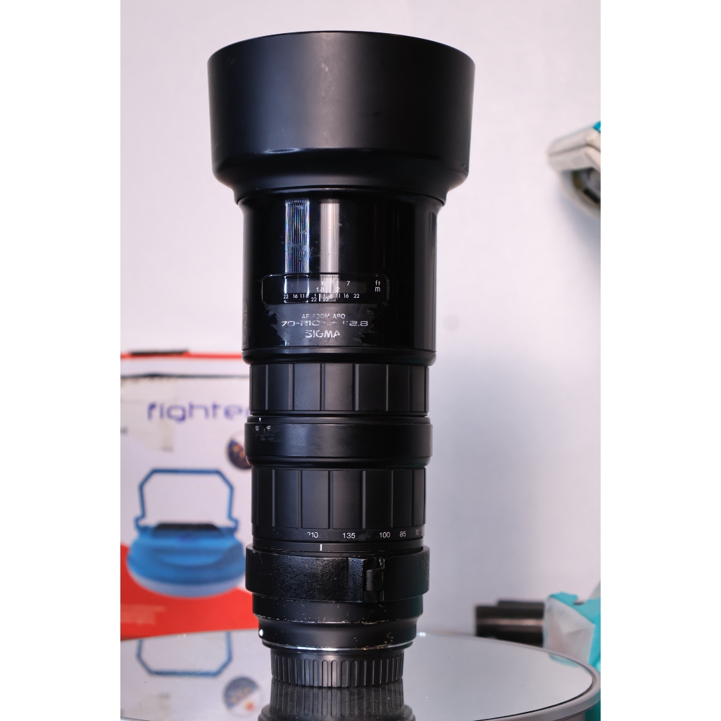 Ống kính canon Sigma 70-210mm Apo f2.8 (canon ef full frame - thấu kính sạch đẹp, hoạt động hoàn hảo)