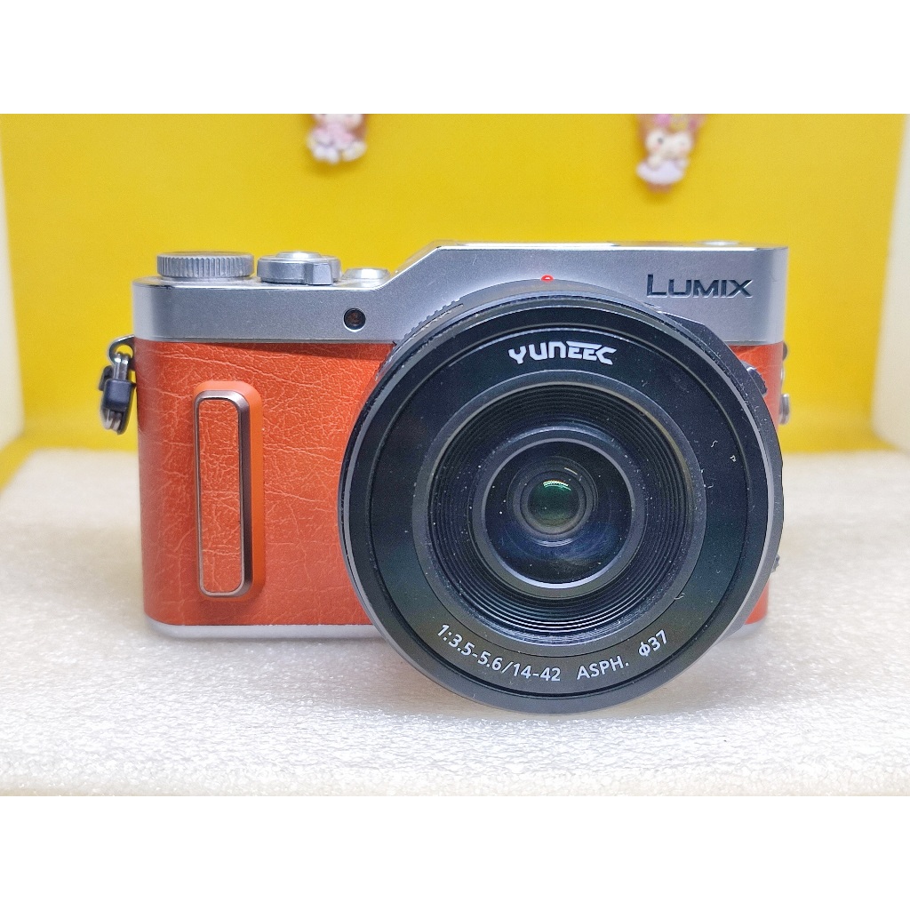 Máy ảnh Panasonic Lumix DMC-GF10 - màn lật cảm ứng - có wifi - quay 4K (có dán 1 ít sticker)