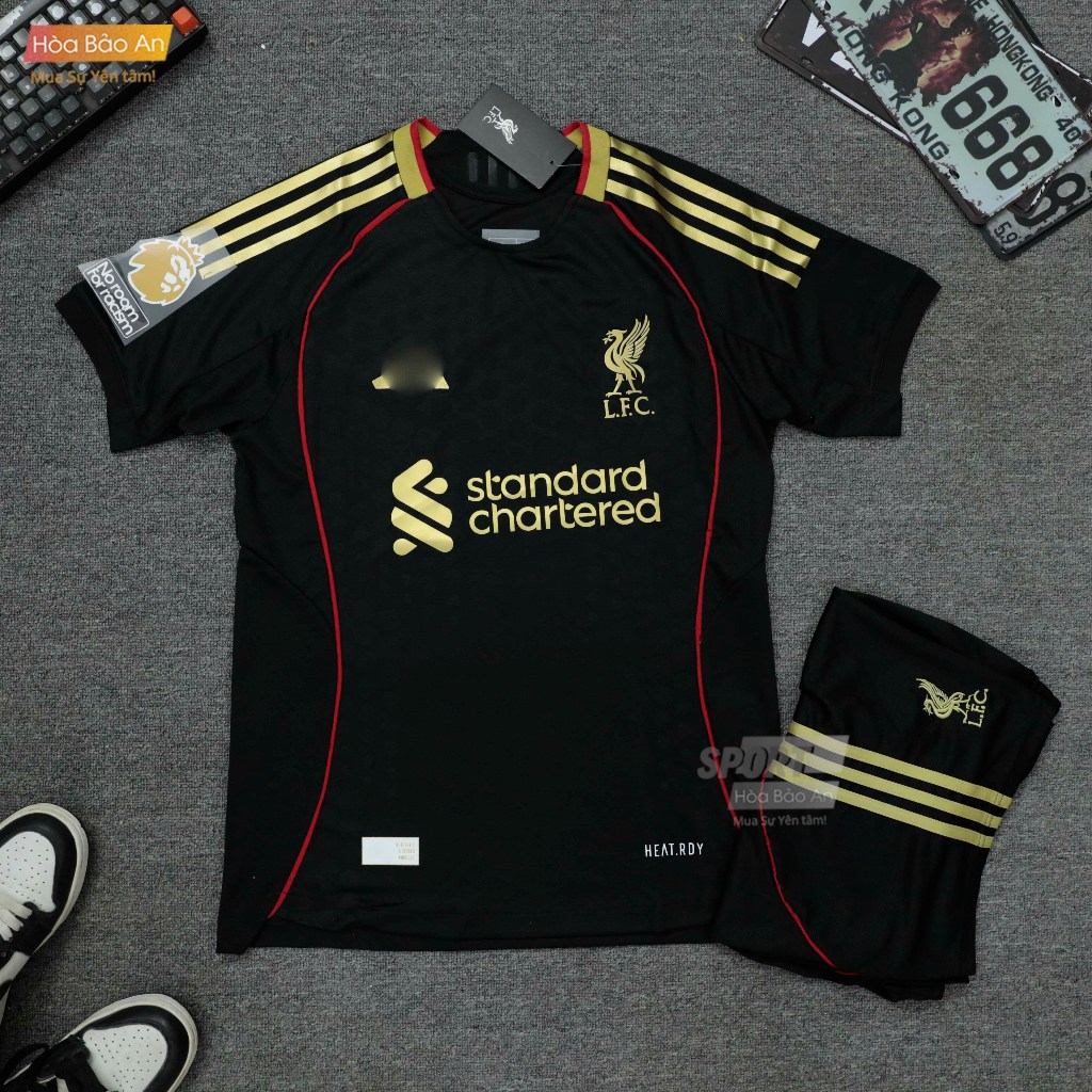 In tên số - Bộ Quần Áo Bóng Đá CLB Liverpool Màu Đen Training 2025-26 - In Tên và Số, Phù Hợp Kích C
