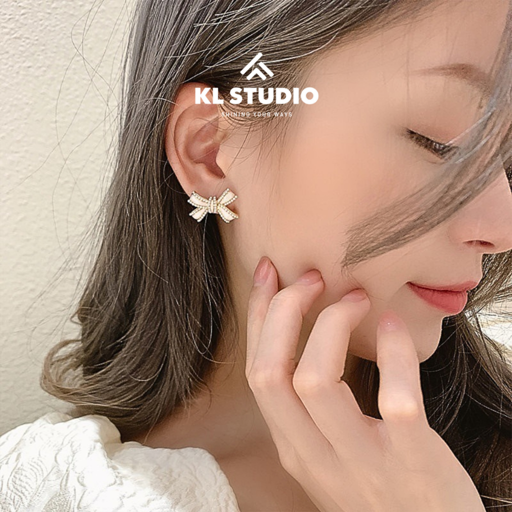 Bông tai nơ KL.STUDIO viền ngọc trai dễ thương - E363