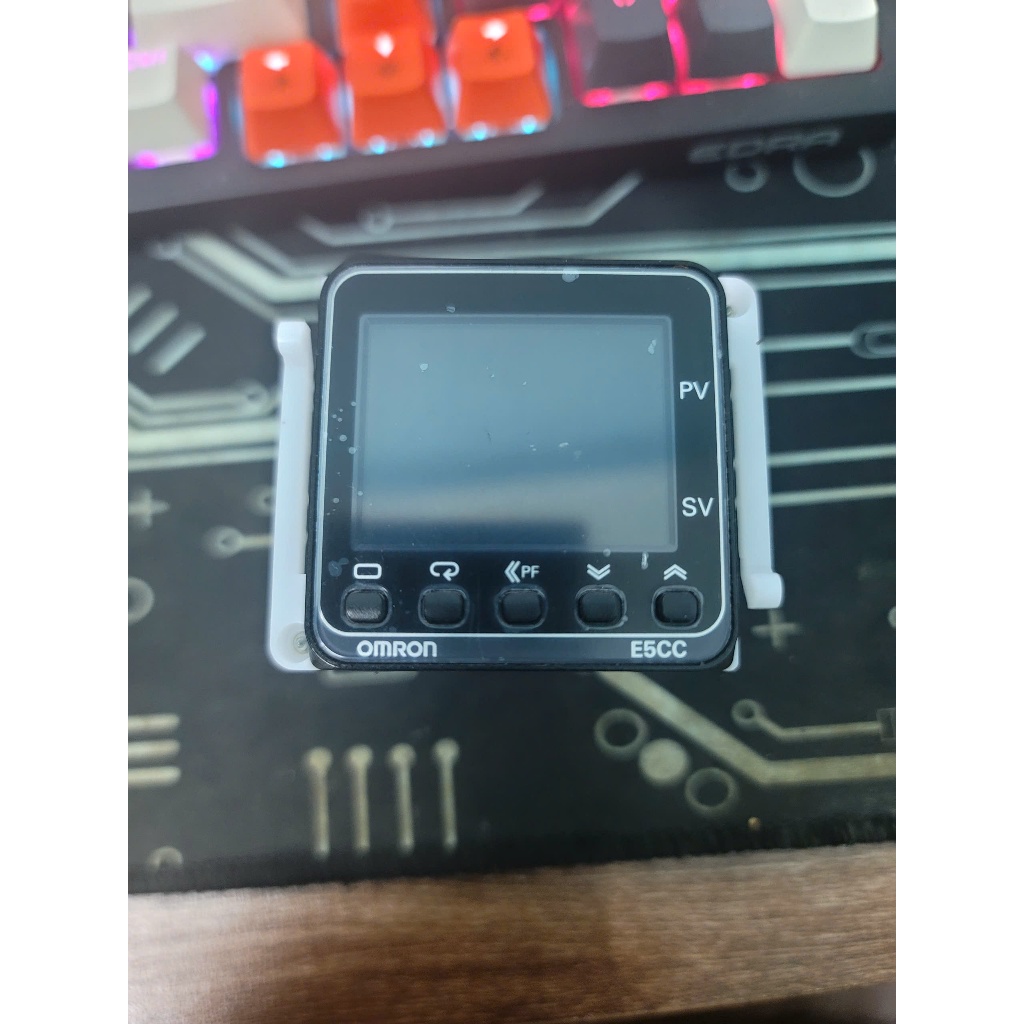 Bộ điều khiển nhiệt độ OMRON E5CC-RX2ASM-800