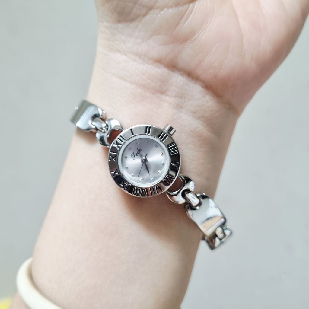 Đồng hồ nữ si lắc Fede
