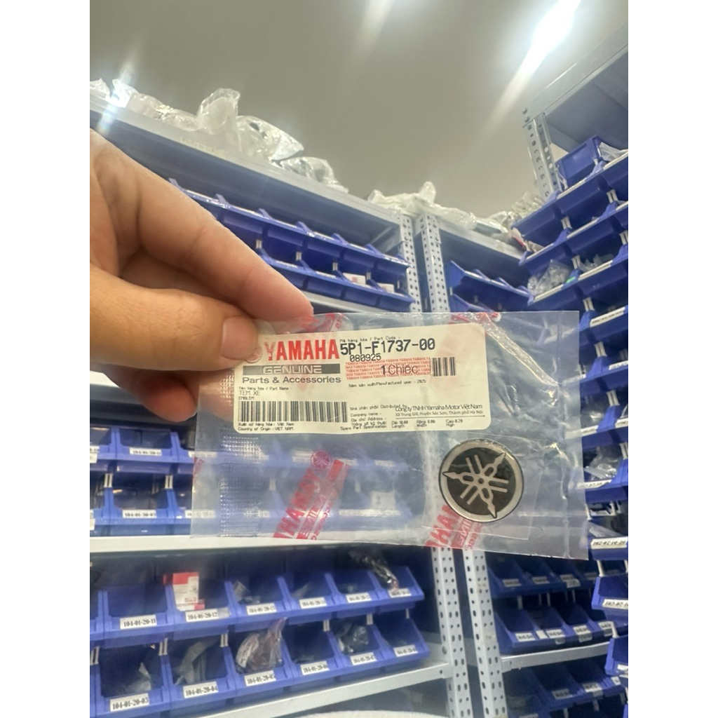 [SHIP MIỀN BẮC 1 NGÀY] Tem nổi logo Yamaha chính hãng dán Exciter R15 Sirius Jupiter Grande TFX