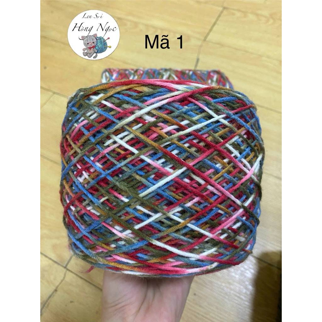 Len Acrylic set 2 cuộn 500gr, móc mũ, khăn, thảm, túi xách phom mềm,… đều rất đẹp.