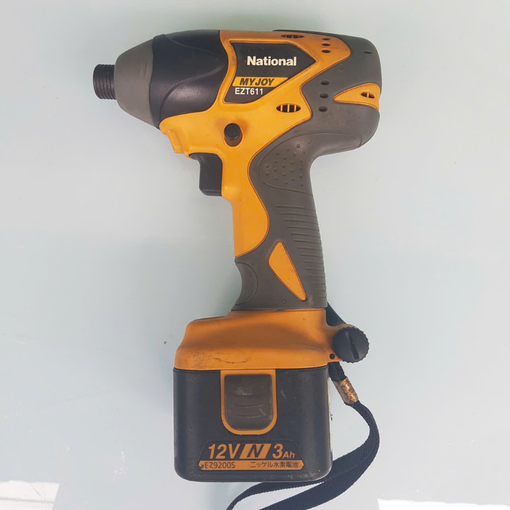 máy bắt vít National EZT611 hàng bãi (THÂN MÁY+ VỎ PIN)