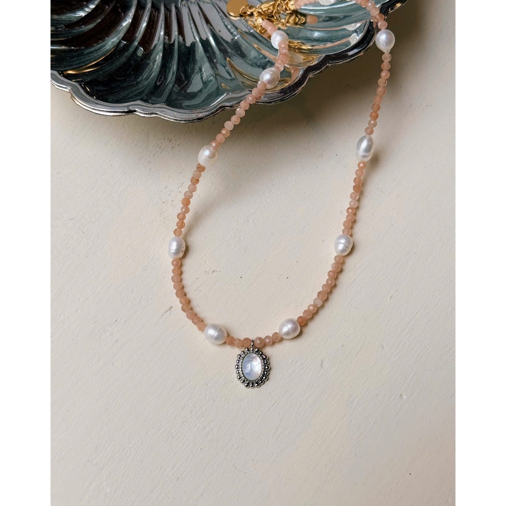 Dây Chuyền Đá Sunstone & Ngọc Nước Ngọt Charm Xà Cừ 2ABNORMAL