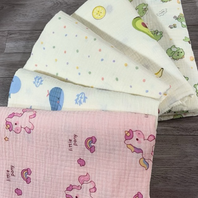 Khăn Tắm muslin 4 lớp 70*100 mềm mịn thấm nước tốt đa dạng mầu sắc làm quấn ủ khăn tắm cho bé . 2 lớp mỏng nhẹ