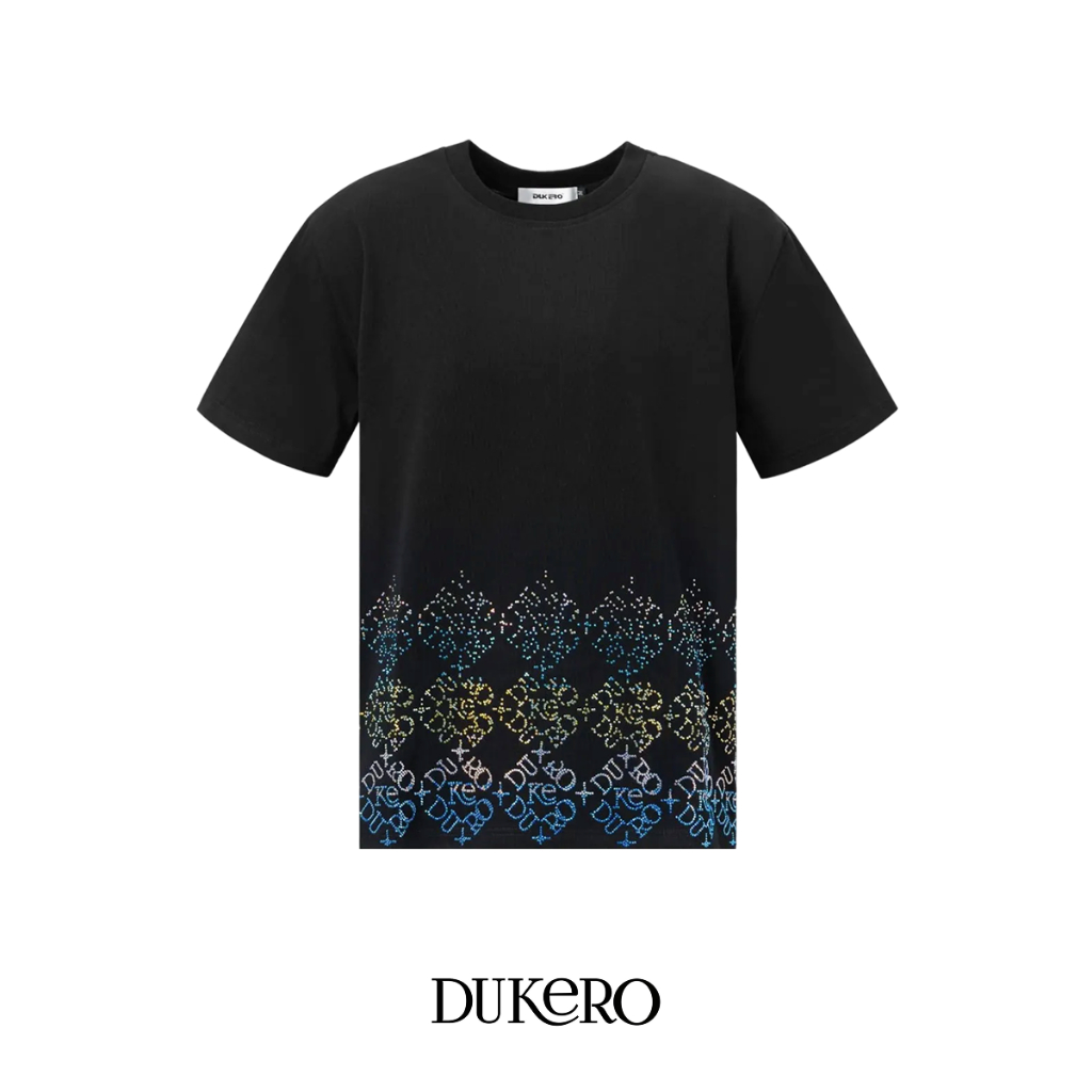 Áo thun nam hoạ tiết monogram gradient đính đá Dukero vải cotton mềm mại, co giãn tốt