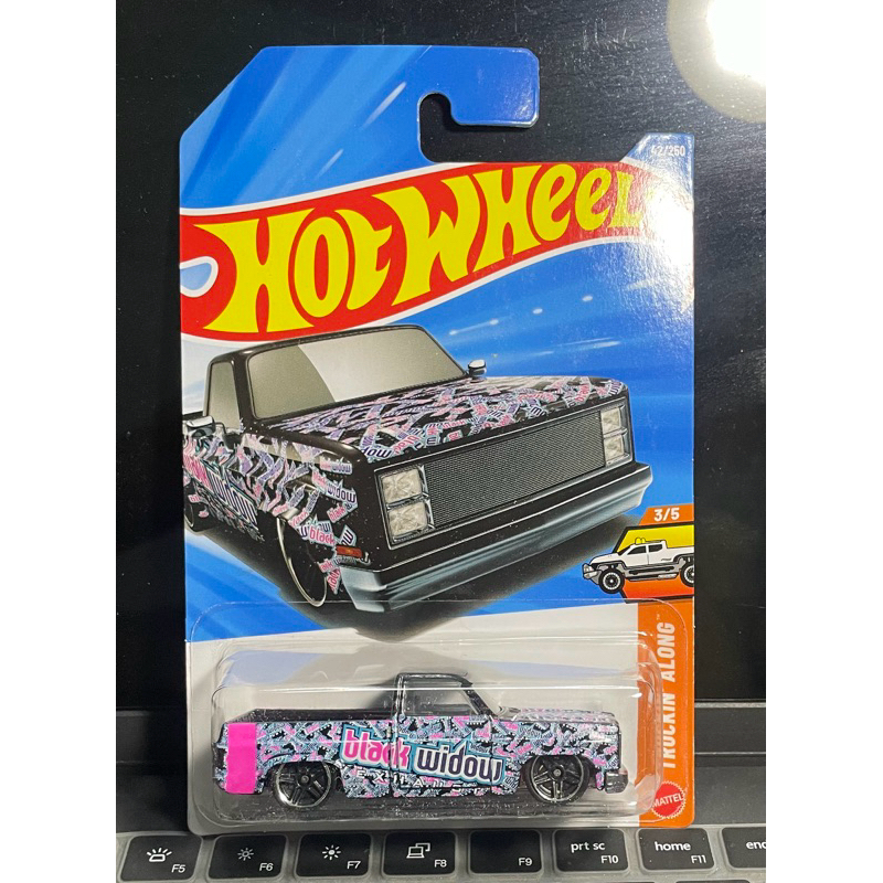 xe đồ chơi mô hình hotwheels basic 2026 case C: 83 Chevy Silverado