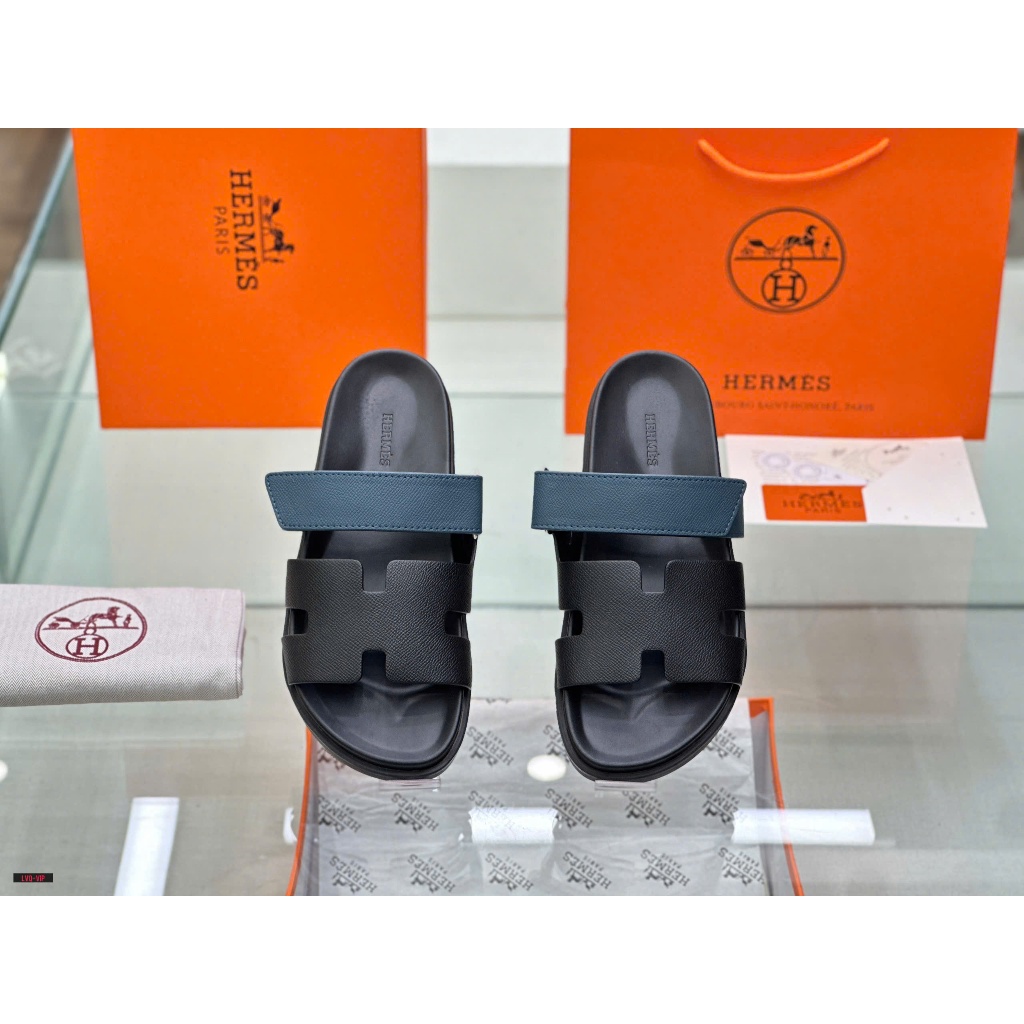 Dép HM Izmir Sandal nam màu Đen phối quai Xanh Navy – Dép da cao cấp chữ H sang trọng