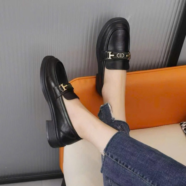 Giày Loafer Nữ Đen Khoá Vàng – Loafer Đế Cao 3cm Sang Trọng Đi Làm Đi Học