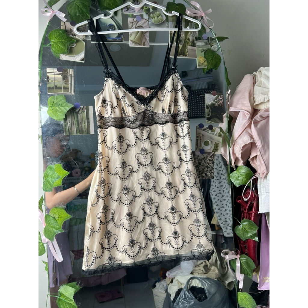 váy đầm ngủ eblin voan đính đá hoạ tiết baroque ren đen lót lụa màu kem sang trọng duyên dáng coquet