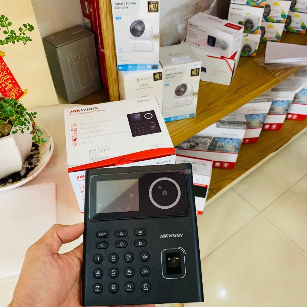 Máy chấm công khuôn mặt, vân tay Hikvision DS-K1T320MFWX, kết nối Wifi, có tiếng việt, mở khóa điện
