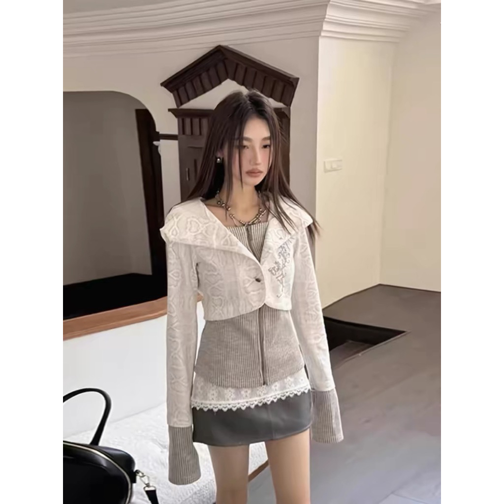 Áo khoác zip phối tà ngắn style Y2K phù hợp cho nữ