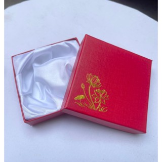 [ Sỉ ] Combo 10 Hộp Đựng Vòng Phong Thủy Hoa Sen Màu Đỏ Thiết Kế Đẹp Mắt Cứng Cáp Lớp Trong Bọc Vải Lụa Tinh Tế