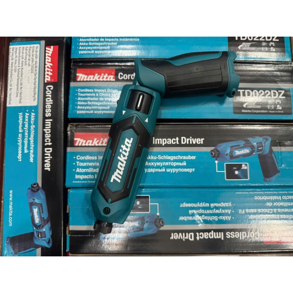 Máy vặn vít gập Makita TD022D