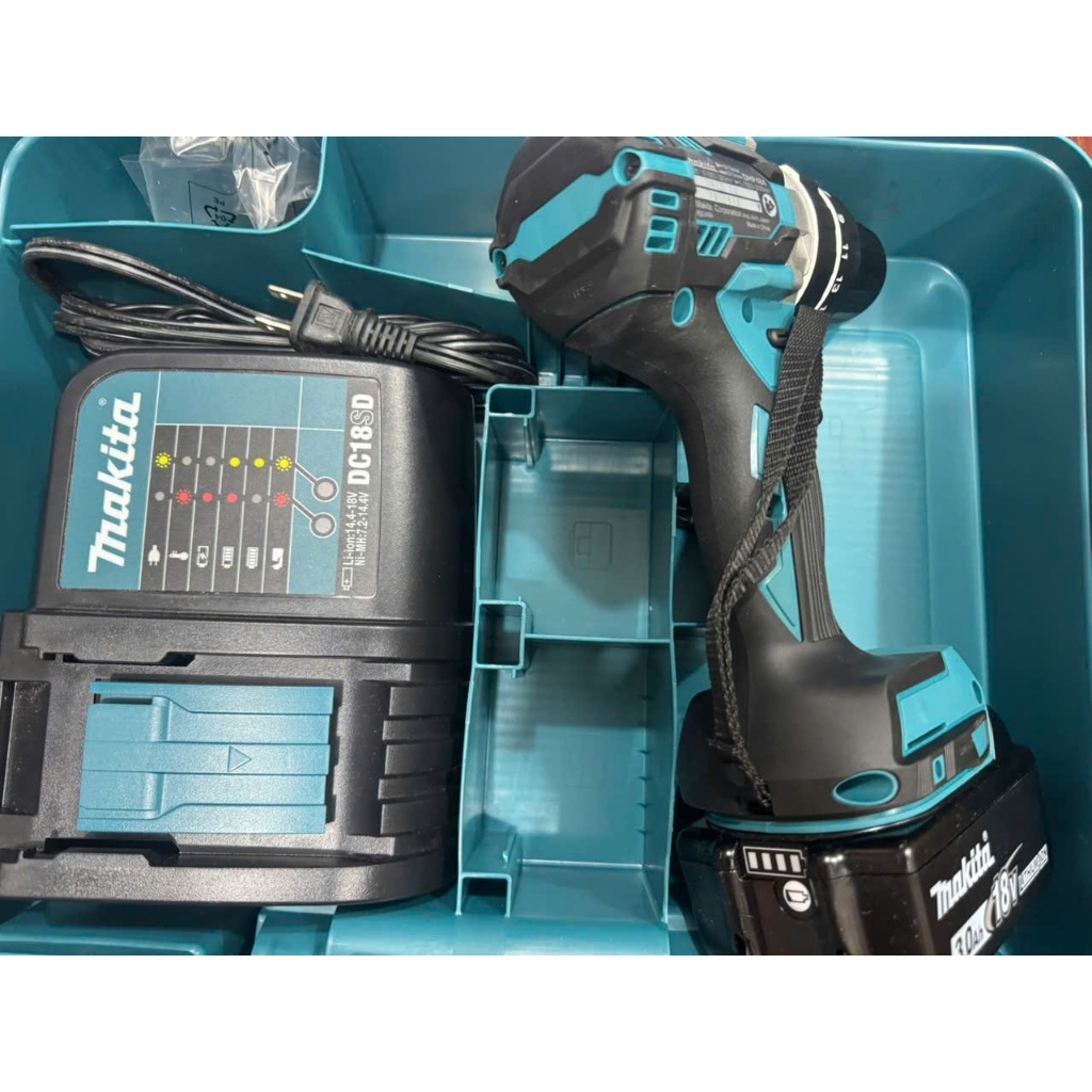 Máy khoan makita DHP484 18v new