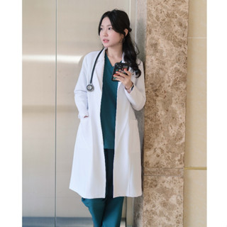  Áo blouse trắng bác sĩ tay dài ngắn Bloudi Essential Blouse đồng phục phòng khám 