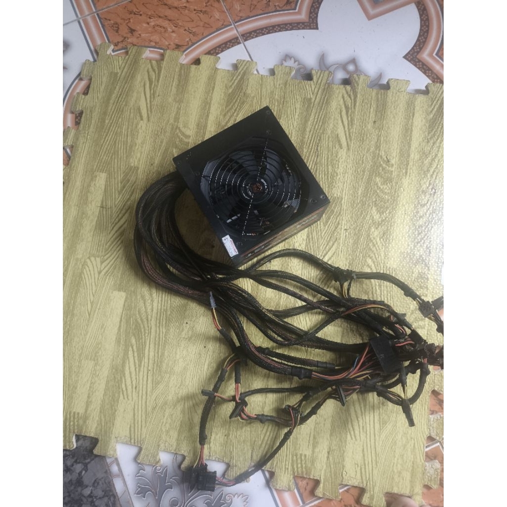 nguồn máy tính nội địa Nhật Bản 700w 80 plus gold.