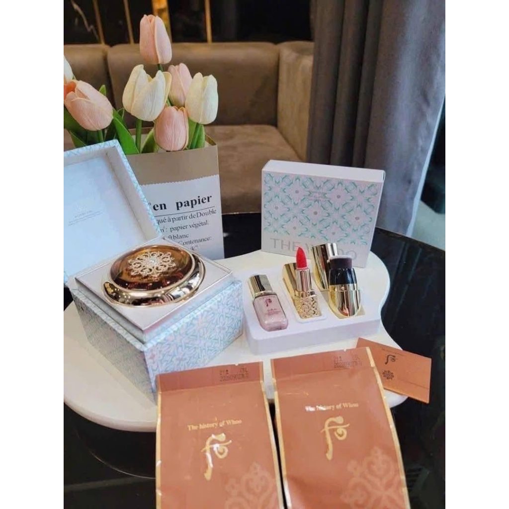 Set Cushion Whoo Cheongidan Radiant Essence ( 1 hộp cushion + 2 lõi cushion + 1 kem lót mini + 1 son